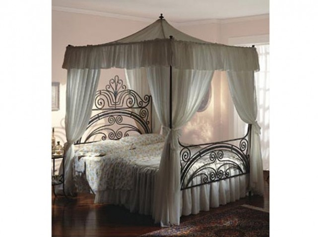 lit baldaquin